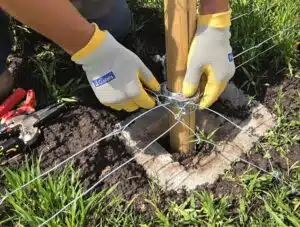 7 Schritte Um Einen Drahtzaun Im Garten Zu Installieren