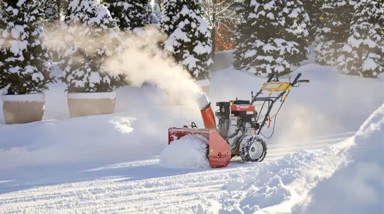 Schneeräumung und Wartung
